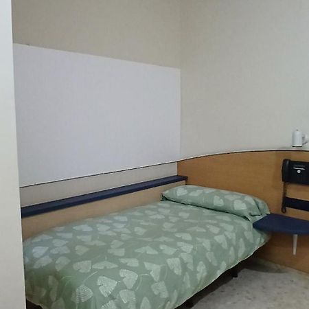 Larru Los Bermejales Residencia Universitaria セビリア エクステリア 写真